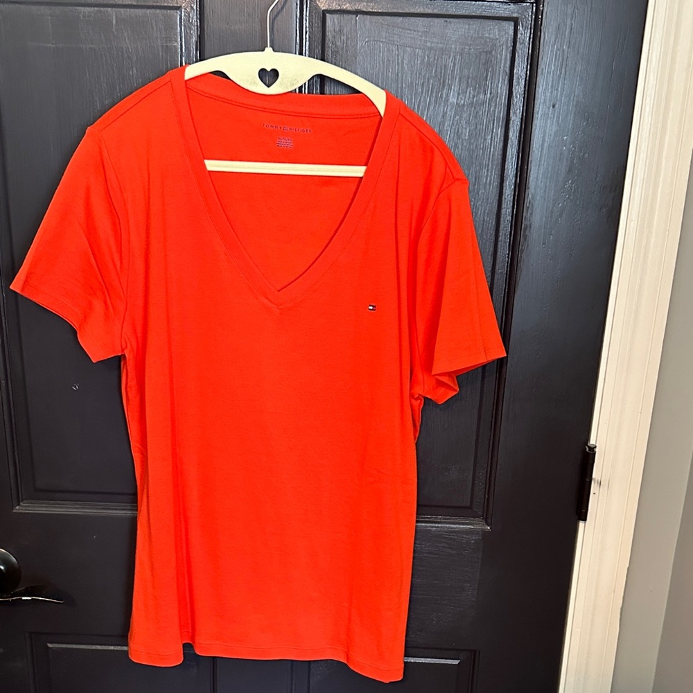 Tommy Hilfiger Women's Bright orange V-Neck Tee